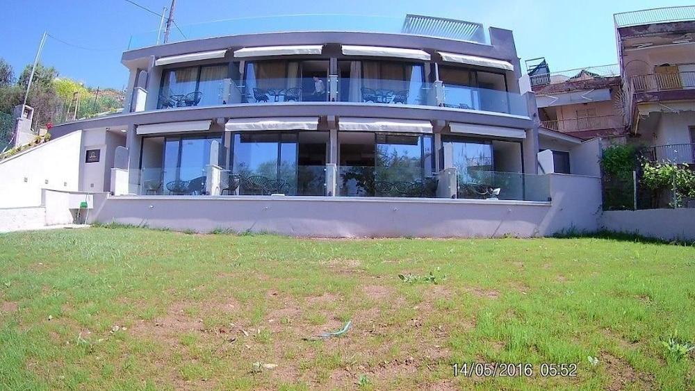 Katrin Luxury Studios Nea Moudania Exterior foto