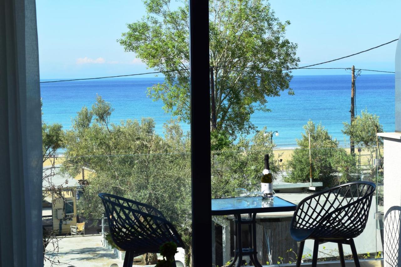 Katrin Luxury Studios Nea Moudania Exterior foto